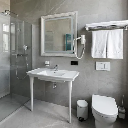 Richmond Szálloda 4*